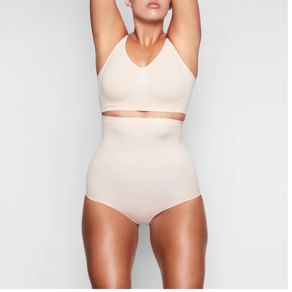 SKIMS Other - NWT SKIMS sculpting high wasted brief
